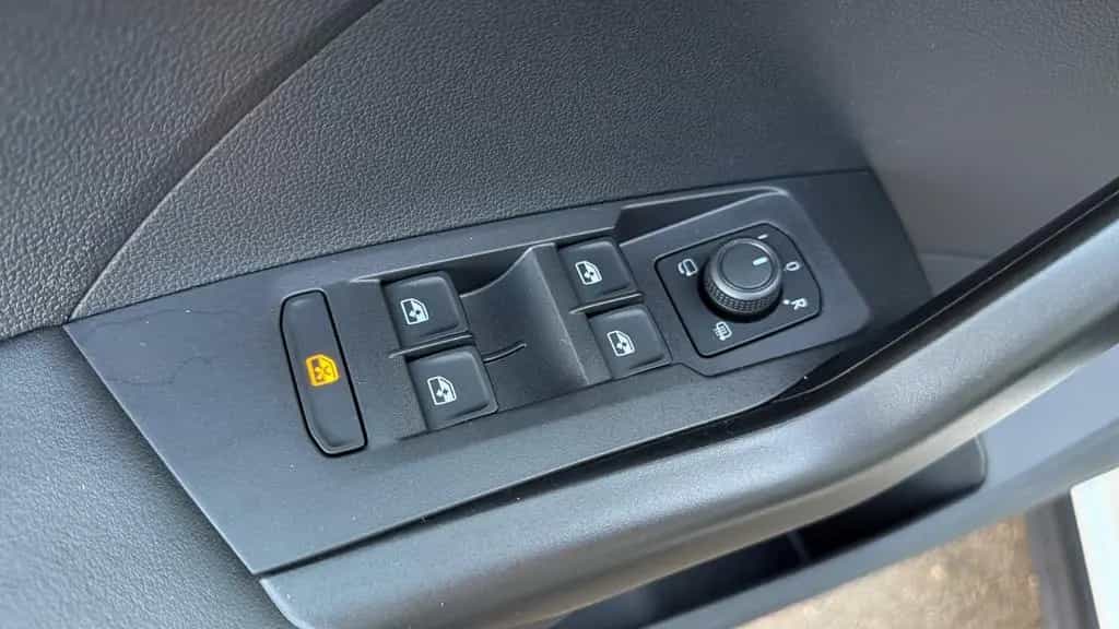 Volkswagen T-Cross Life / incl. Garantie / 2 Jahre HU frei 03/2022-photo-32