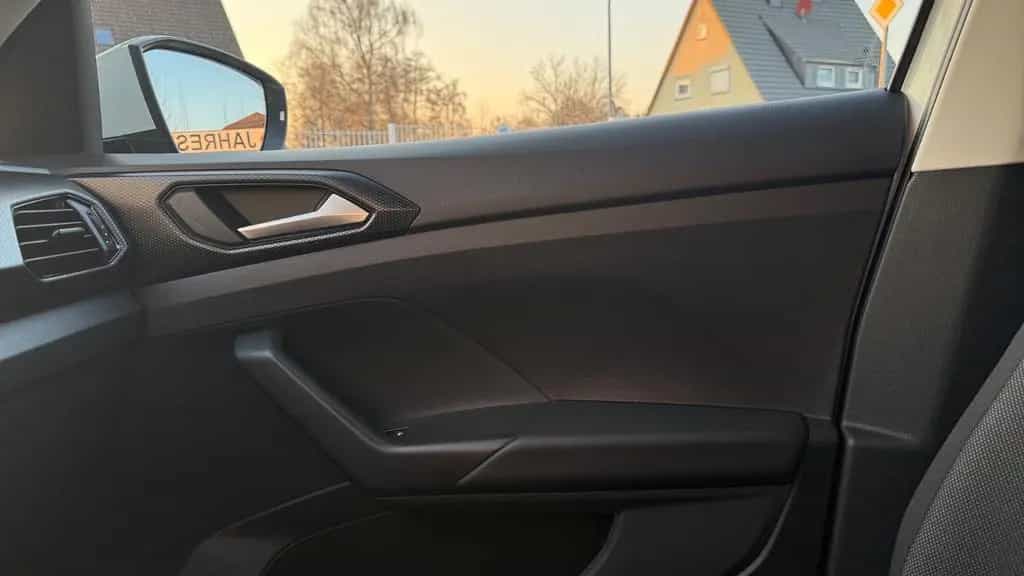 Volkswagen T-Cross Life / incl. Garantie / 2 Jahre HU frei 03/2022-photo-36