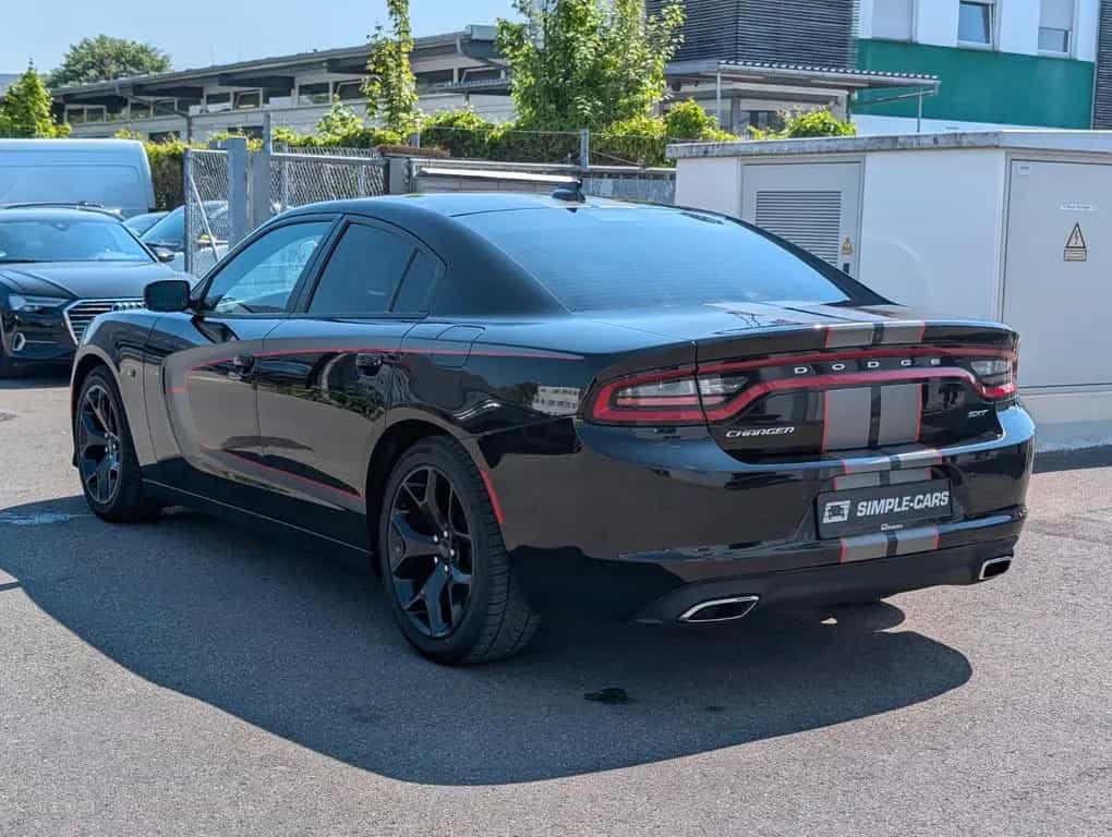 Dodge Charger 3,6l SXT - PLUS*LEDER*KAMERA*GAS-ANLAG*H 10/2017-photo-3