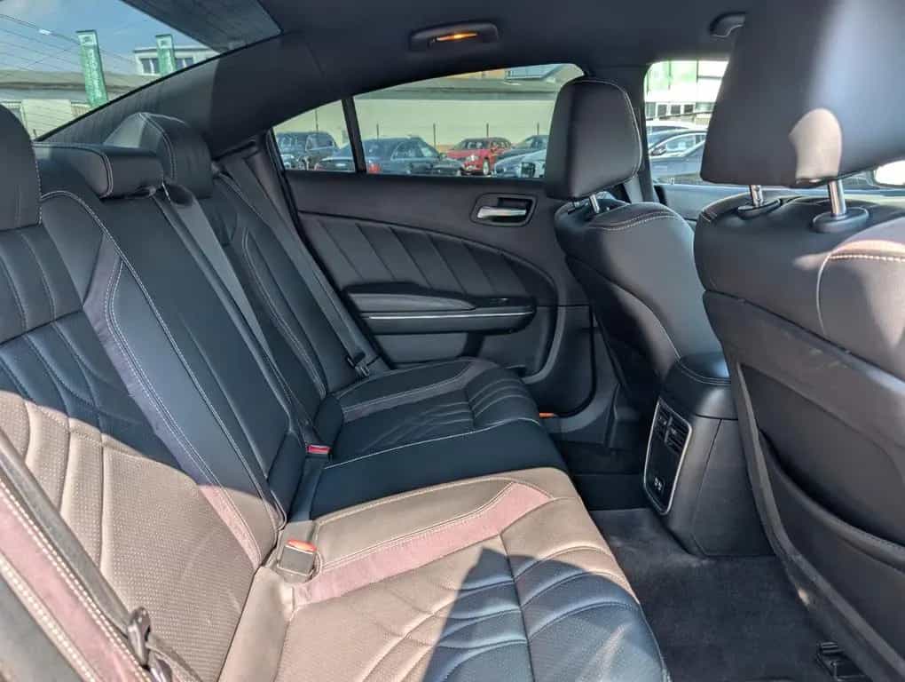 Dodge Charger 3,6l SXT - PLUS*LEDER*KAMERA*GAS-ANLAG*H 10/2017-photo-8