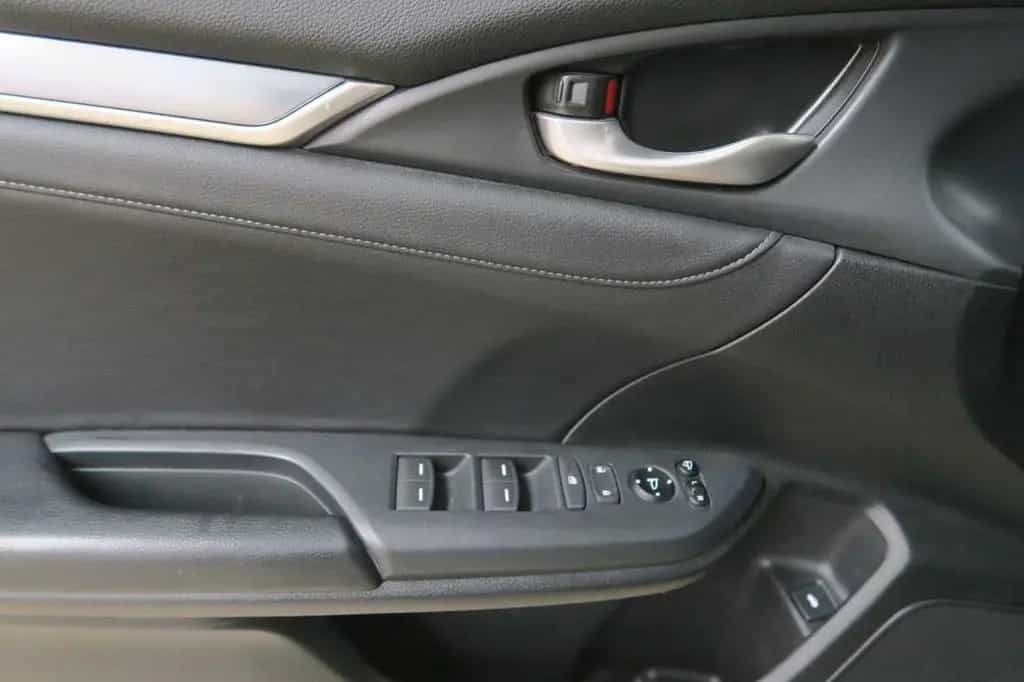 Honda Civic Limousine 1.5 i-VTEC Turbo Executive 03/2018-photo-17