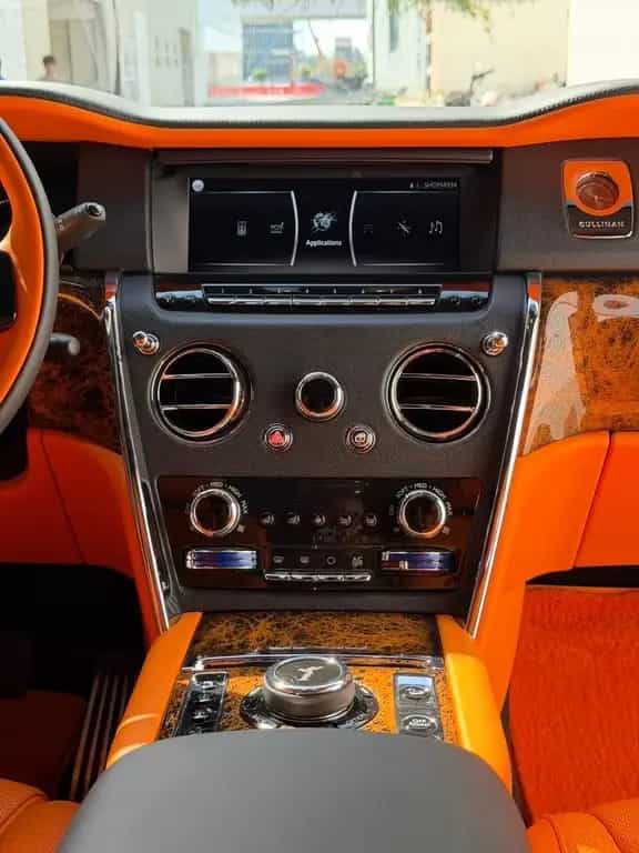 Rolls-Royce Cullinan Neev Edition Onyx Concept null-photo-15