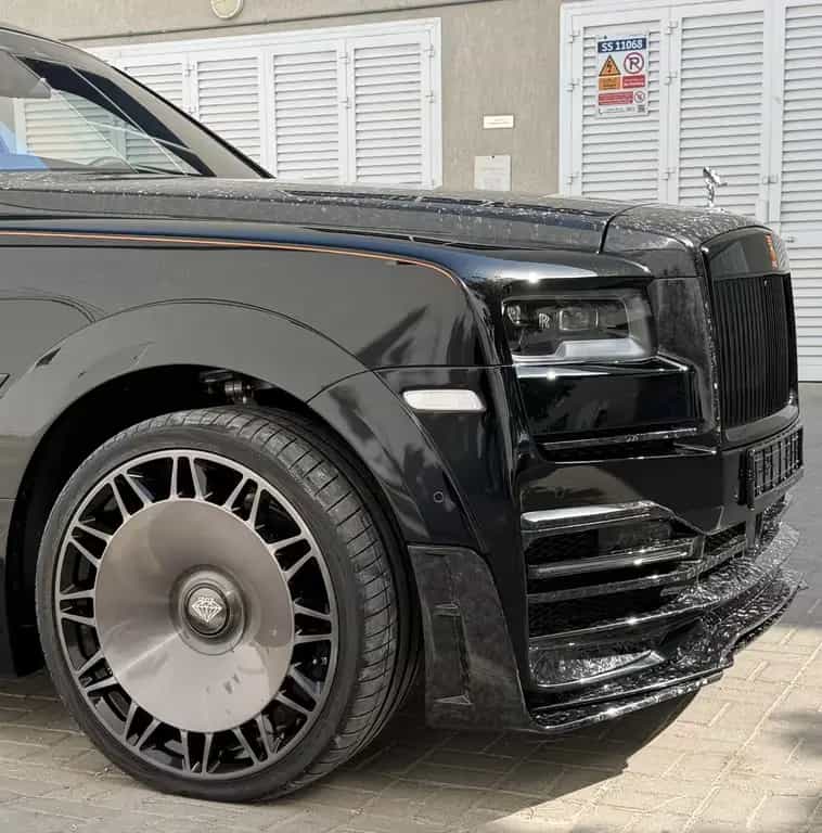 Rolls-Royce Cullinan Onyx Concept null-photo-10