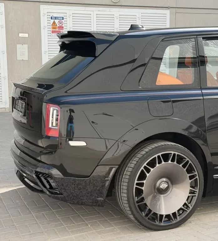 Rolls-Royce Cullinan Onyx Concept null-photo-12