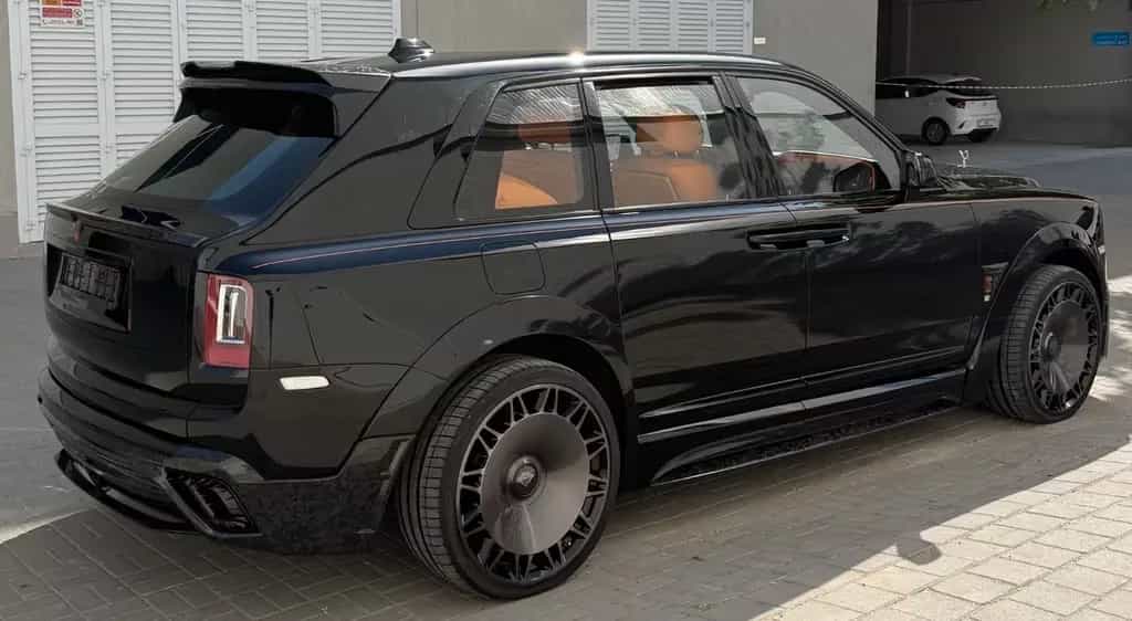 Rolls-Royce Cullinan Onyx Concept null-photo-16