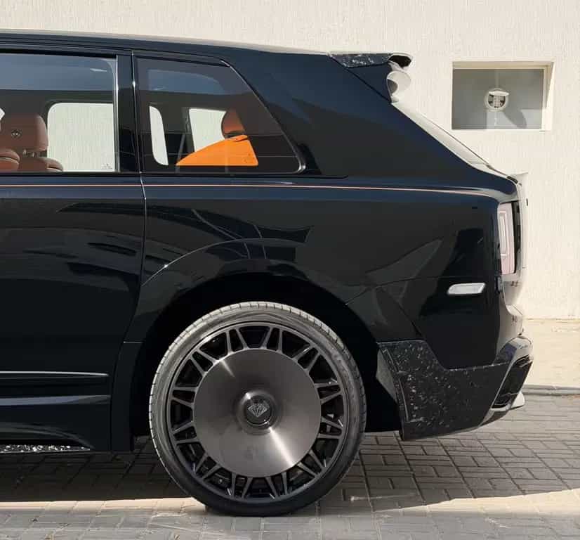 Rolls-Royce Cullinan Onyx Concept null-photo-7