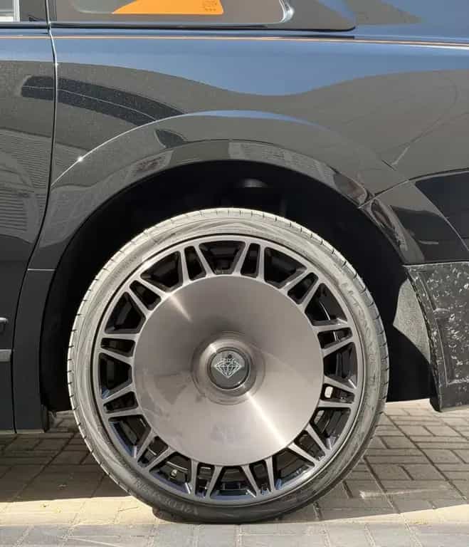 Rolls-Royce Cullinan Onyx Concept null-photo-8