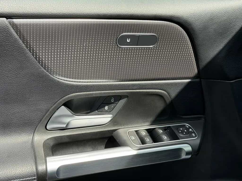 Mercedes-Benz GLB-Class 4MATIC | Leder | MBUX | AHK | Business 05/2022-photo-23