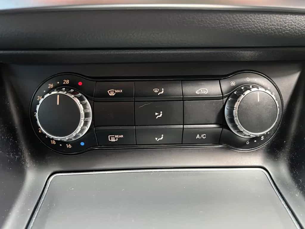 Mercedes-Benz CLA-Class SB Aut AMG-Line StHz Shz Navi Kamera BT 02/2019-photo-23