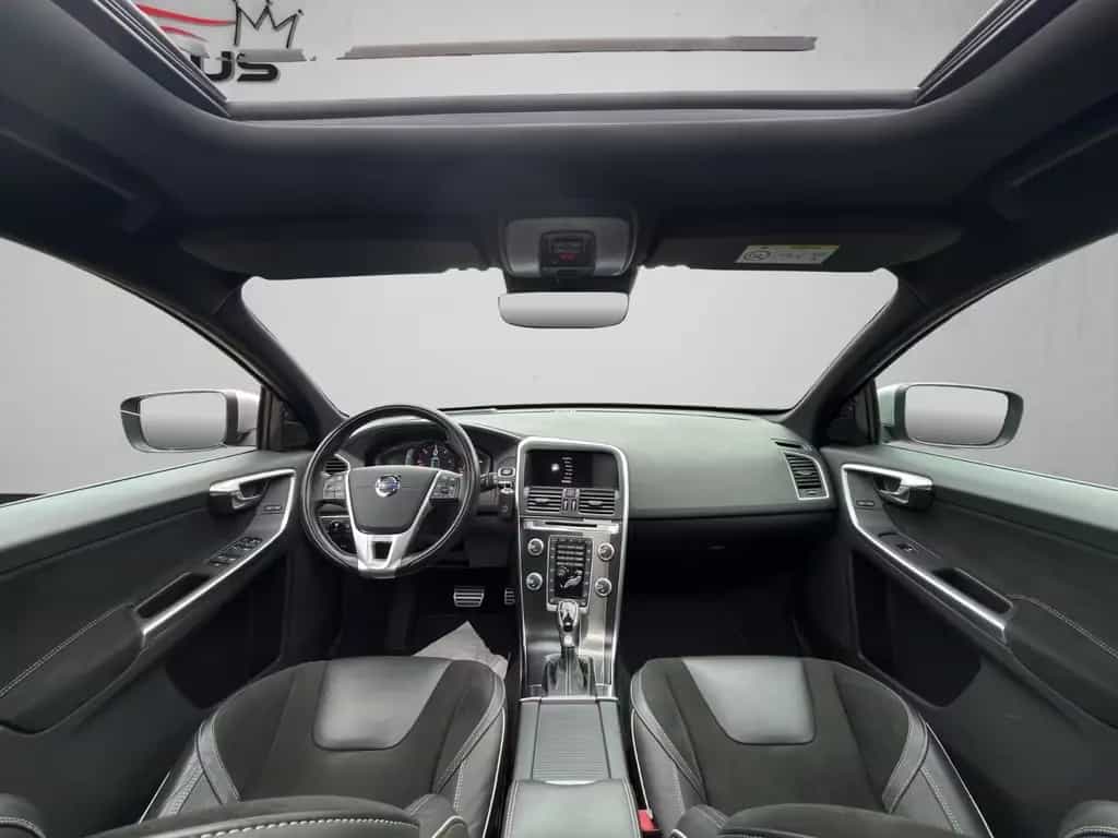 Volvo XC 60 XC60 Momentum AWD R-Design*Pano* 02/2016-photo-10