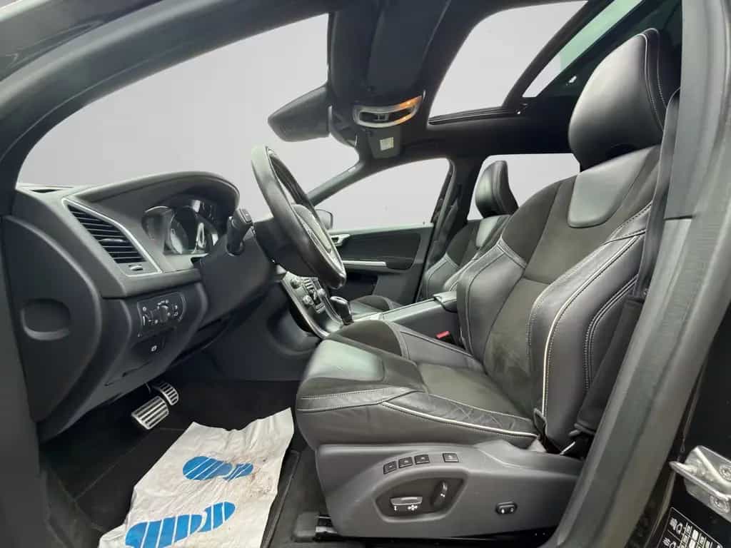 Volvo XC 60 XC60 Momentum AWD R-Design*Pano* 02/2016-photo-11