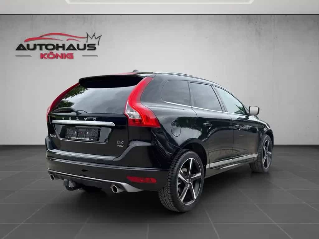Volvo XC 60 XC60 Momentum AWD R-Design*Pano* 02/2016-photo-3