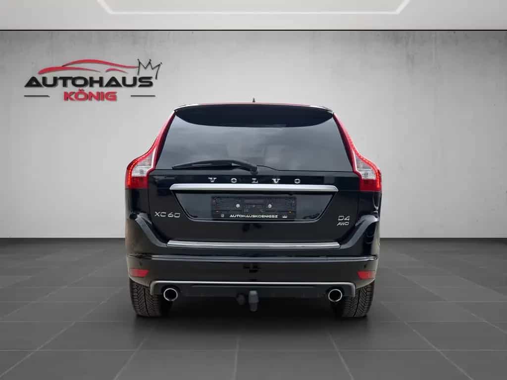 Volvo XC 60 XC60 Momentum AWD R-Design*Pano* 02/2016-photo-4