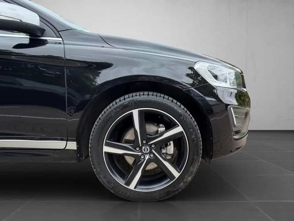 Volvo XC 60 XC60 Momentum AWD R-Design*Pano* 02/2016-photo-6