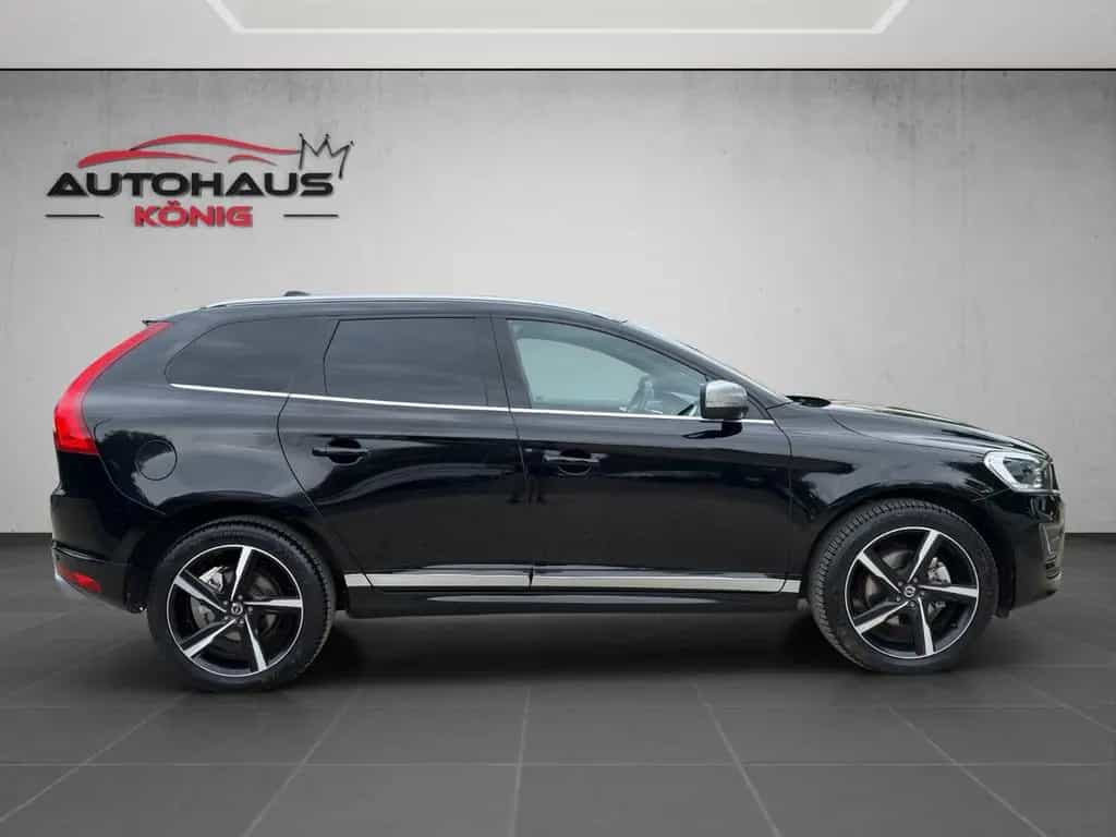 Volvo XC 60 XC60 Momentum AWD R-Design*Pano* 02/2016-photo-7