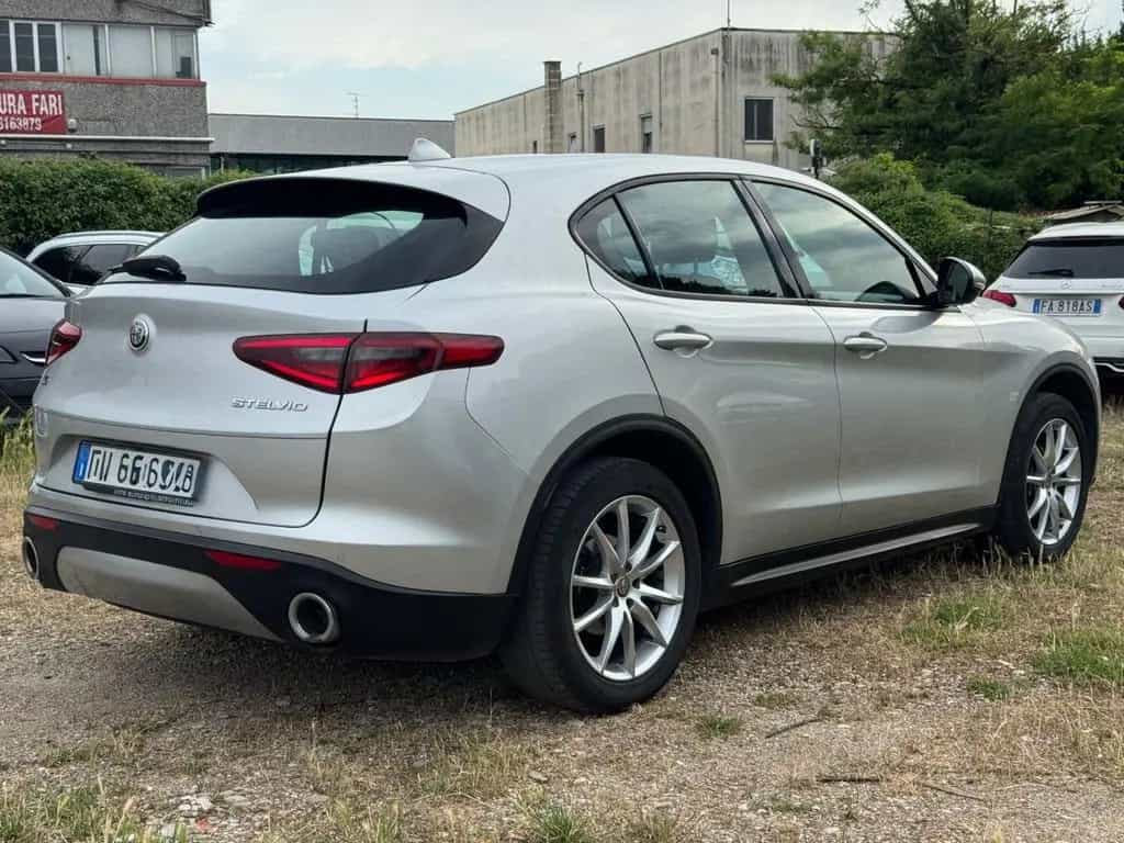 Alfa Romeo Stelvio 2.2 Turbodiesel 210 CV AT8 Q4 03/2019-photo-4