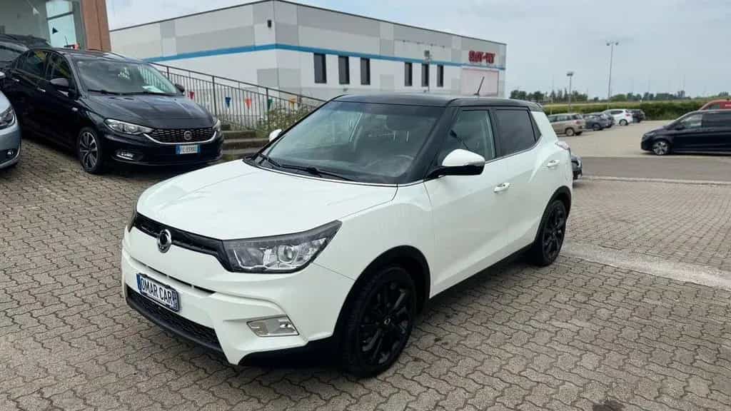 Ssangyong Tivoli 1.6d 2016 AUTOMATICA NEOP. 02/2016-photo-1