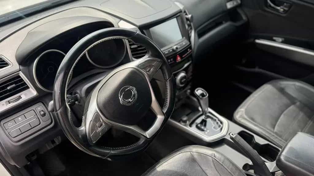 Ssangyong Tivoli 1.6d 2016 AUTOMATICA NEOP. 02/2016-photo-10