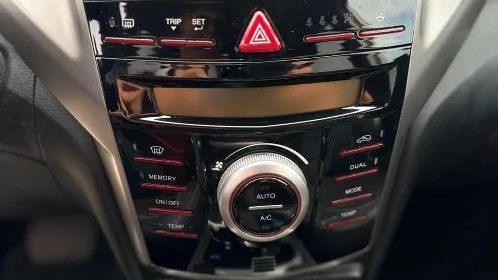 Ssangyong Tivoli 1.6d 2016 AUTOMATICA NEOP. 02/2016-photo-13