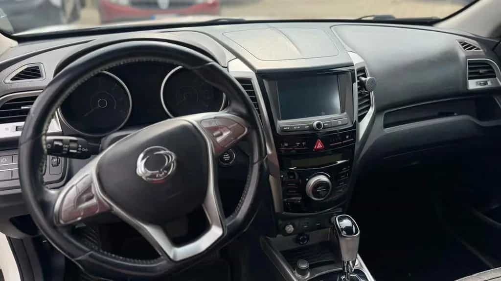 Ssangyong Tivoli 1.6d 2016 AUTOMATICA NEOP. 02/2016-photo-14