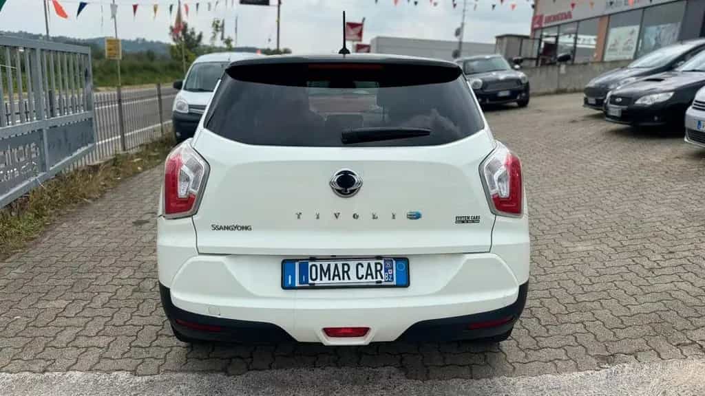 Ssangyong Tivoli 1.6d 2016 AUTOMATICA NEOP. 02/2016-photo-3
