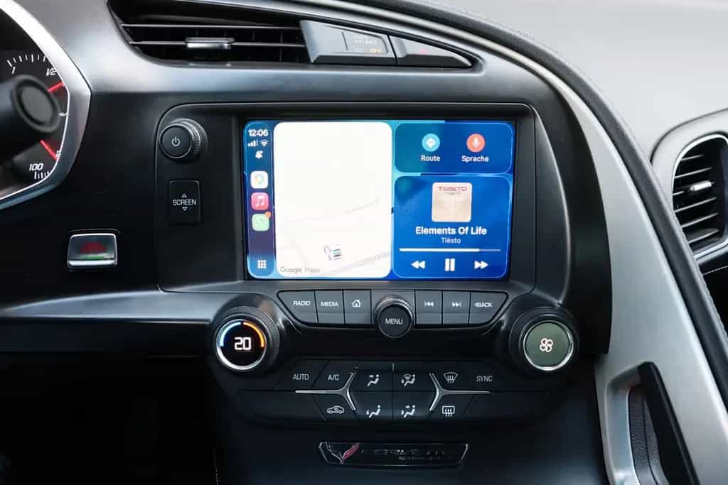 Corvette C7 6.2 V8 Stingray Targa/BOSÈ/CarPlay/Kamera/R19 10/2016-photo-29