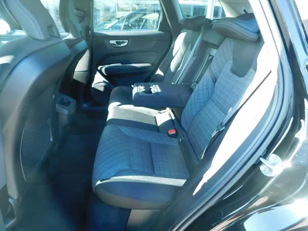 Volvo XC60 B4 D Core 01/2023-photo-10
