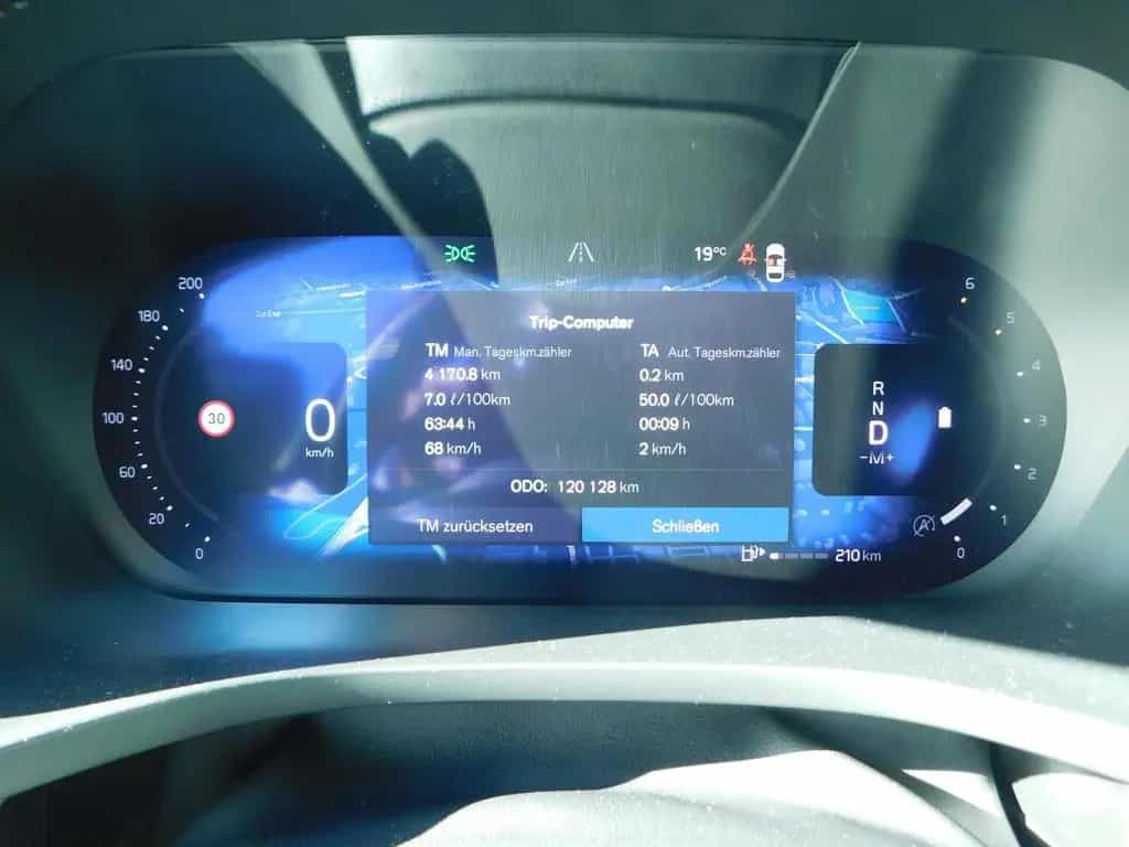 Volvo XC60 B4 D Core 01/2023-photo-14