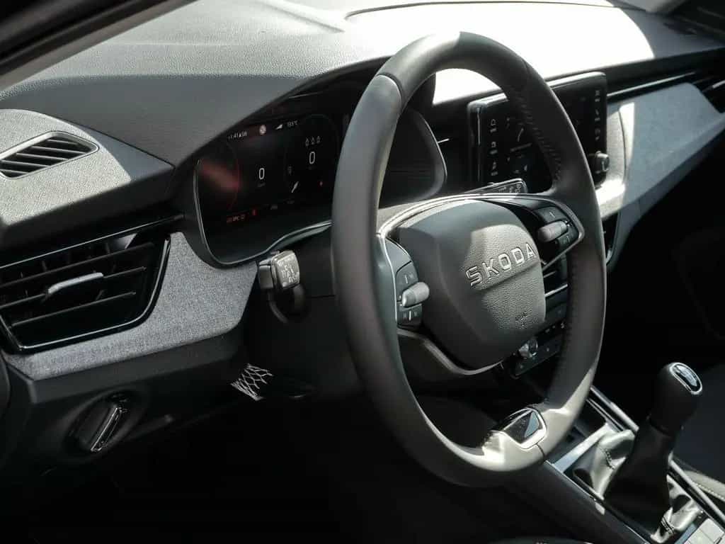 Skoda Kamiq Tour 1.0 TSI RFK|AHK|LED|ACC|SHZ|SmartLink 03/2026-photo-17