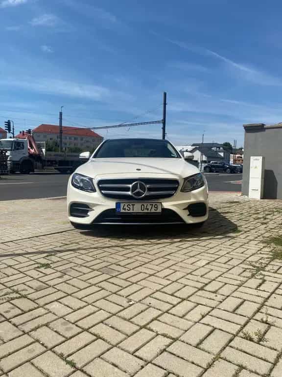 Mercedes-Benz E 250 T Autom. - 05/2019-photo-1
