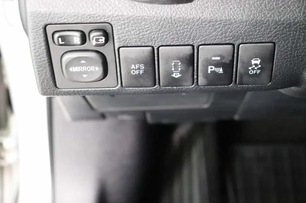 Toyota Auris 1.6 Klimaautom. * Service neu * HU/AU 06/2013-photo-25