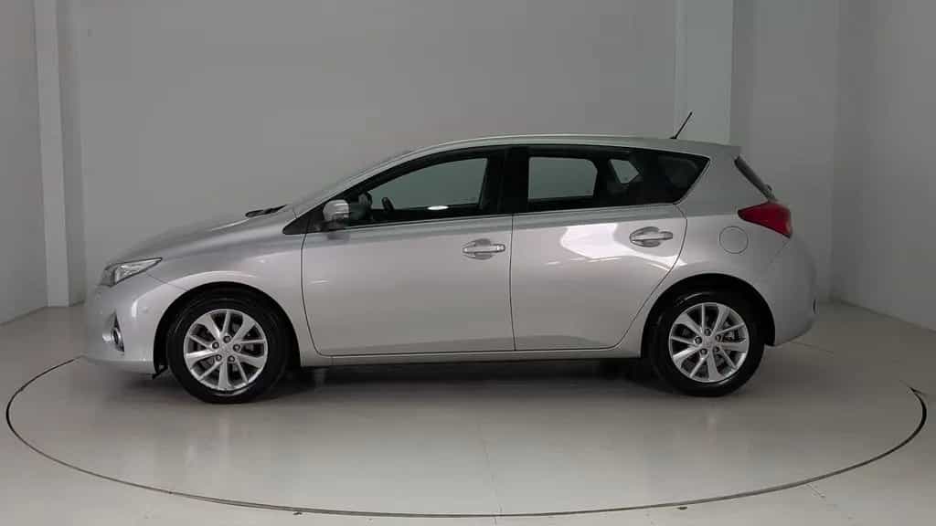 Toyota Auris 1.6 Klimaautom. * Service neu * HU/AU 06/2013-photo-3