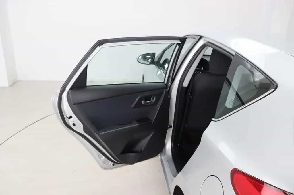 Toyota Auris 1.6 Klimaautom. * Service neu * HU/AU 06/2013-photo-32