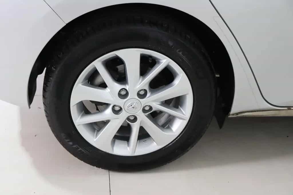 Toyota Auris 1.6 Klimaautom. * Service neu * HU/AU 06/2013-photo-34