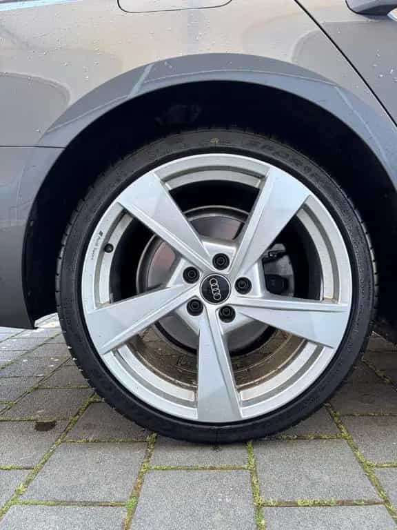 Audi A4 35 TDI S tronic Avant - Reifen neu 02/2021-photo-6