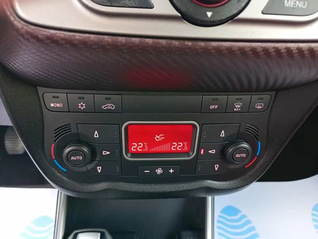 Alfa Romeo MiTo 1.4 105 CV M.Air Distinctive 09/2011-photo-10