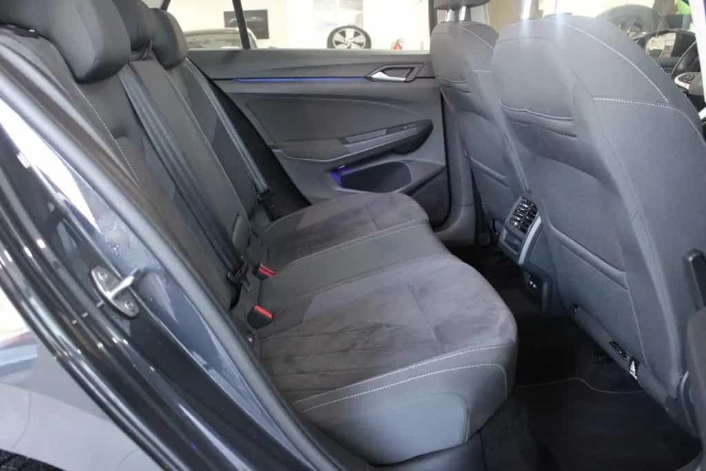 Volkswagen Golf VIII Life eTSI 04/2022-photo-12