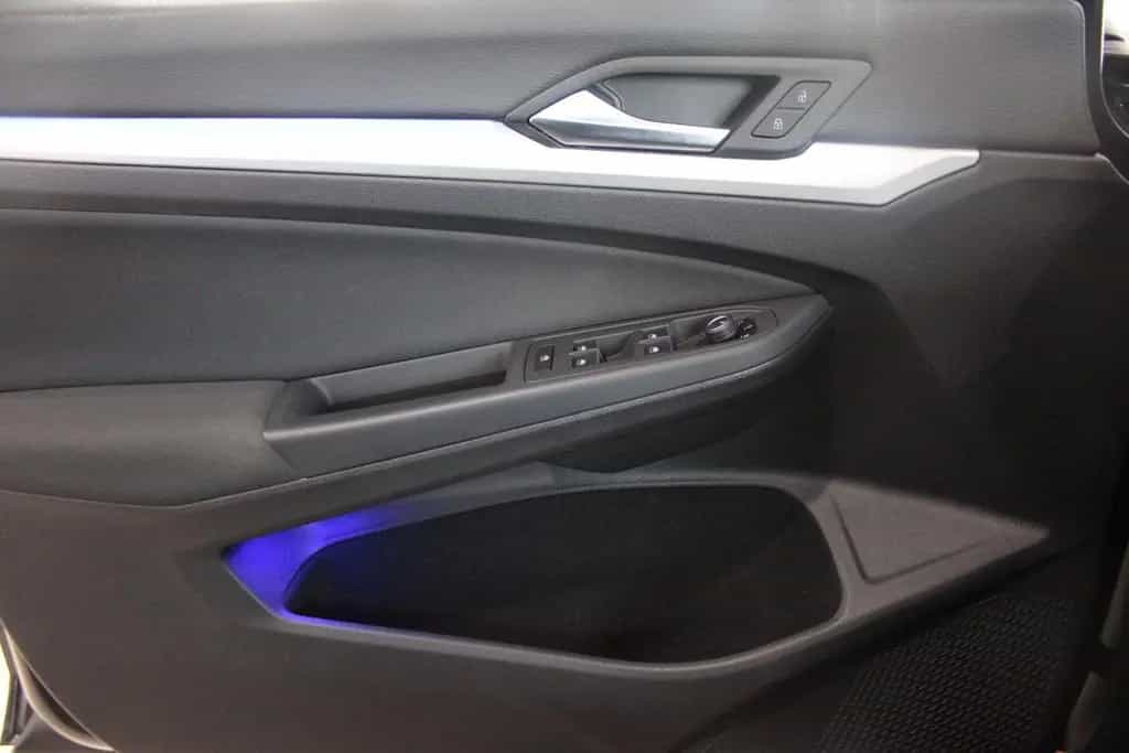 Volkswagen Golf VIII Life eTSI 04/2022-photo-14