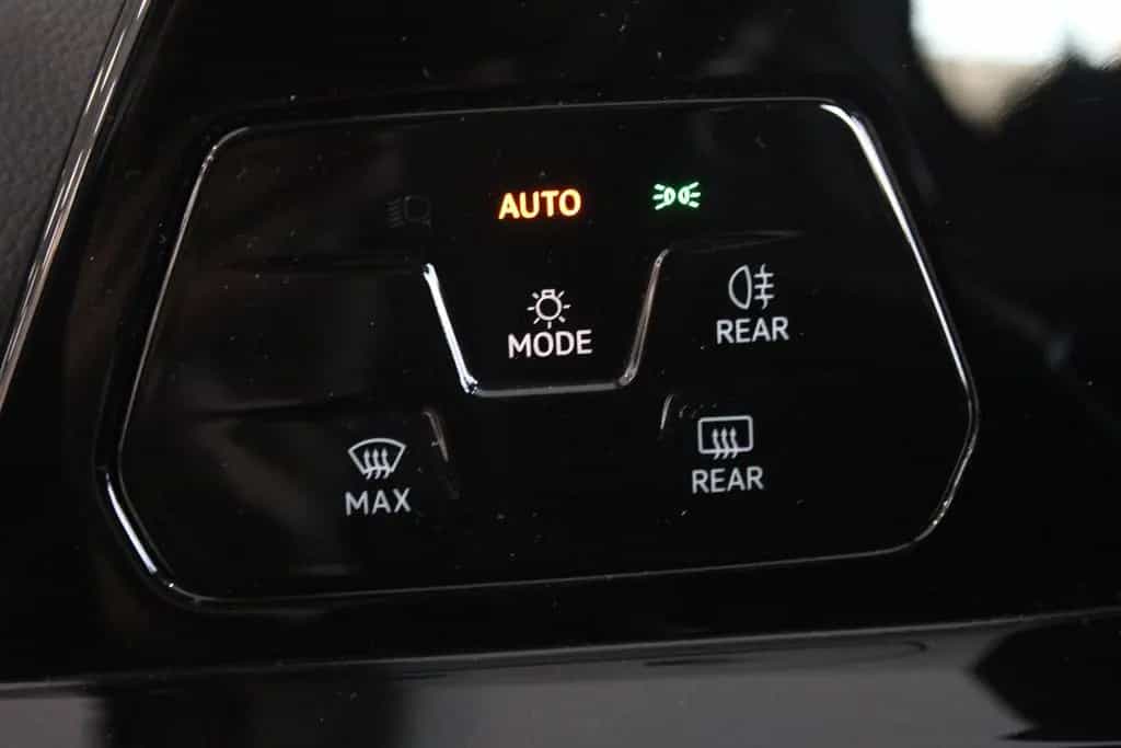 Volkswagen Golf VIII Life eTSI 04/2022-photo-15