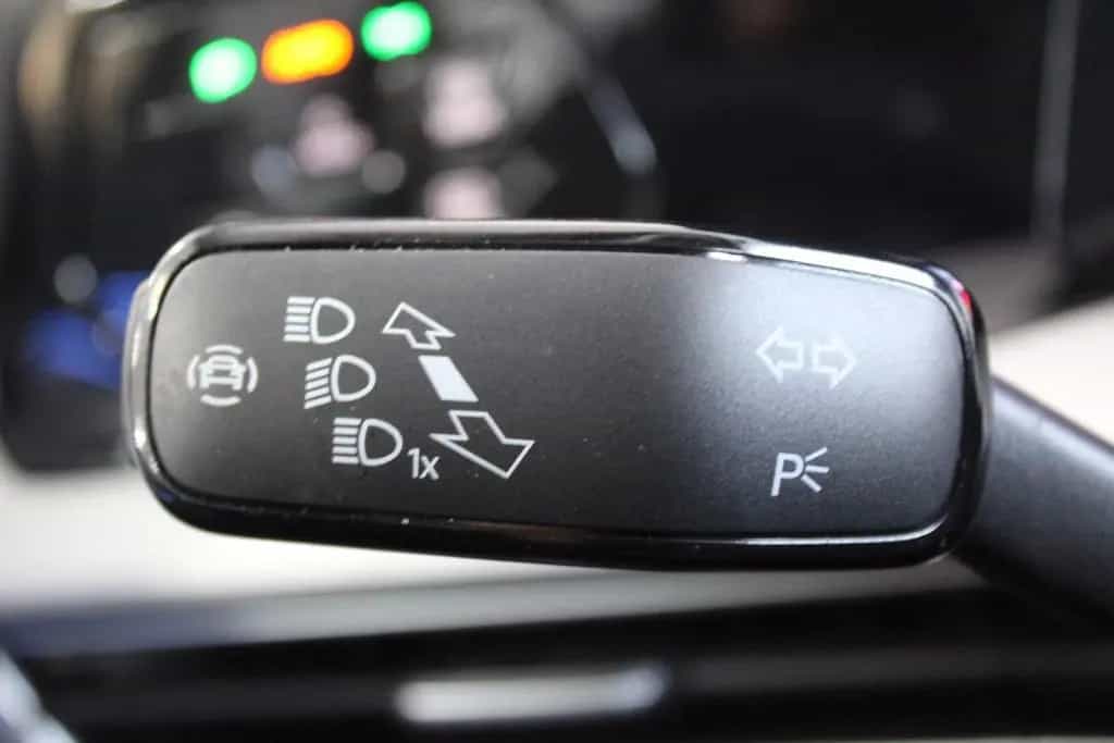 Volkswagen Golf VIII Life eTSI 04/2022-photo-19