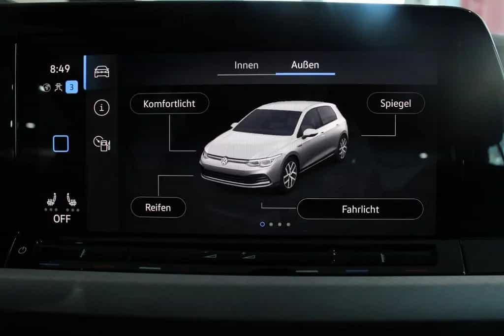 Volkswagen Golf VIII Life eTSI 04/2022-photo-26