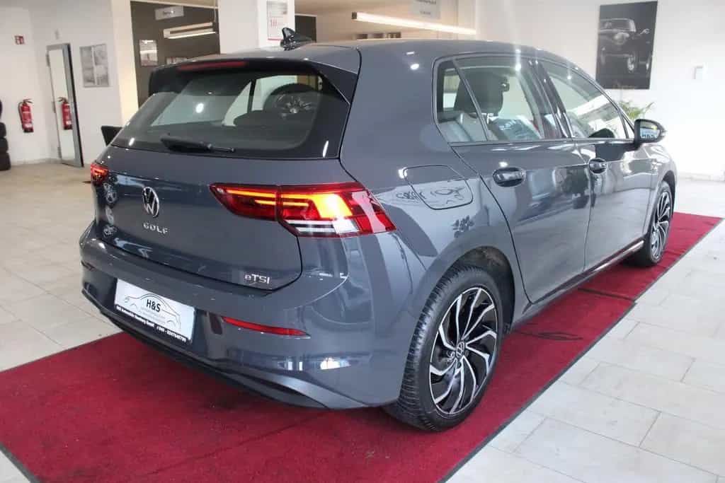 Volkswagen Golf VIII Life eTSI 04/2022-photo-6