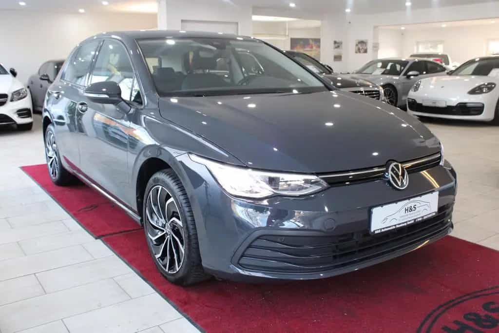 Volkswagen Golf VIII Life eTSI 04/2022-photo-8