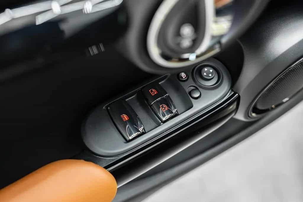 MINI John Cooper Works JOHN_COOPER_WORKS Cabrio Trim 03/2024-photo-28