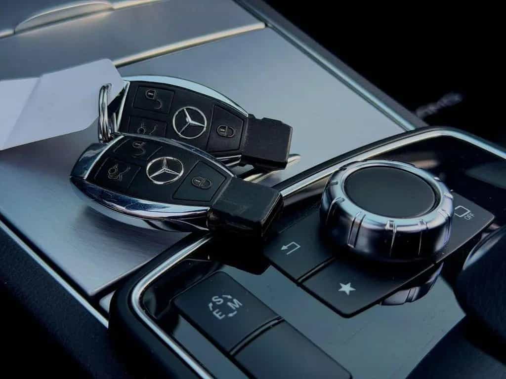 Mercedes-Benz E 200 7-G AMG Sport-Paket PANO Ha&Ka KAMERA ILS 01/2016-photo-24