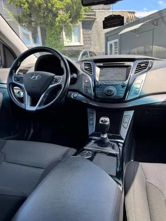 Hyundai i40 cw FIFA World Cup Edition NAV+PDC+RFK+SHZ+WR 05/2015-photo-10