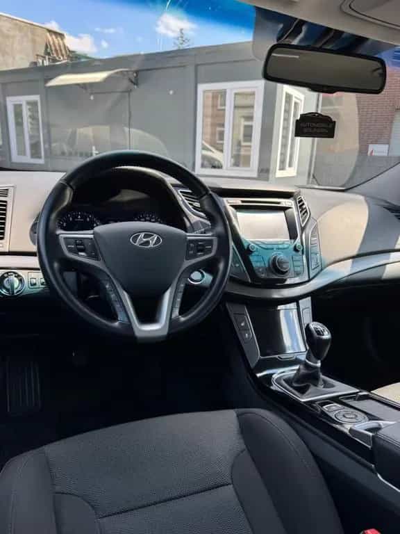 Hyundai i40 cw FIFA World Cup Edition NAV+PDC+RFK+SHZ+WR 05/2015-photo-11