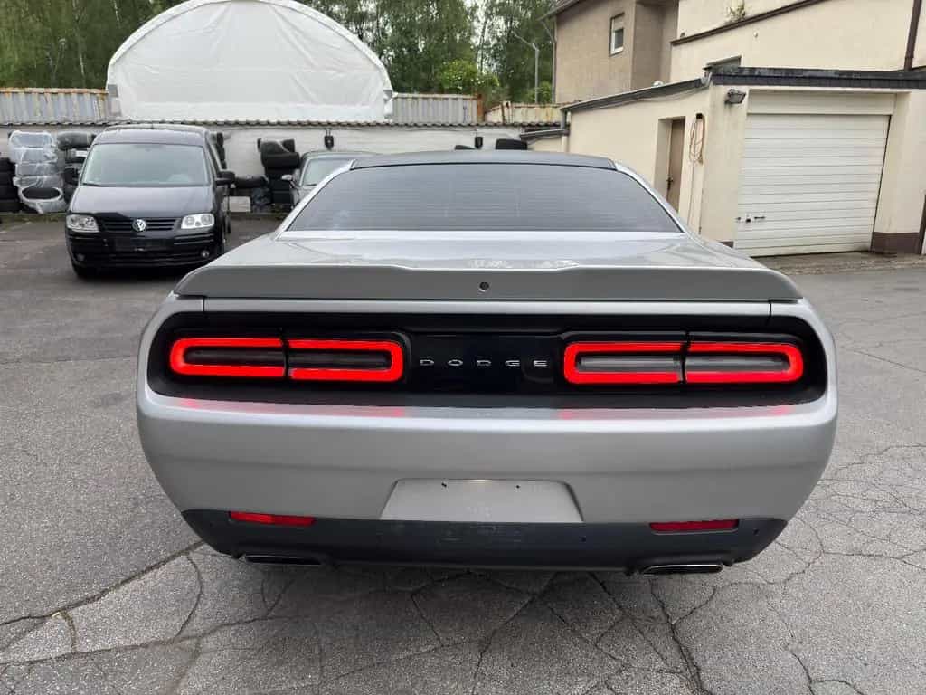 Dodge Challenger 5.7 R/T GARANTIE*LED*LEDER*TÜV*TOP 07/2021-photo-10