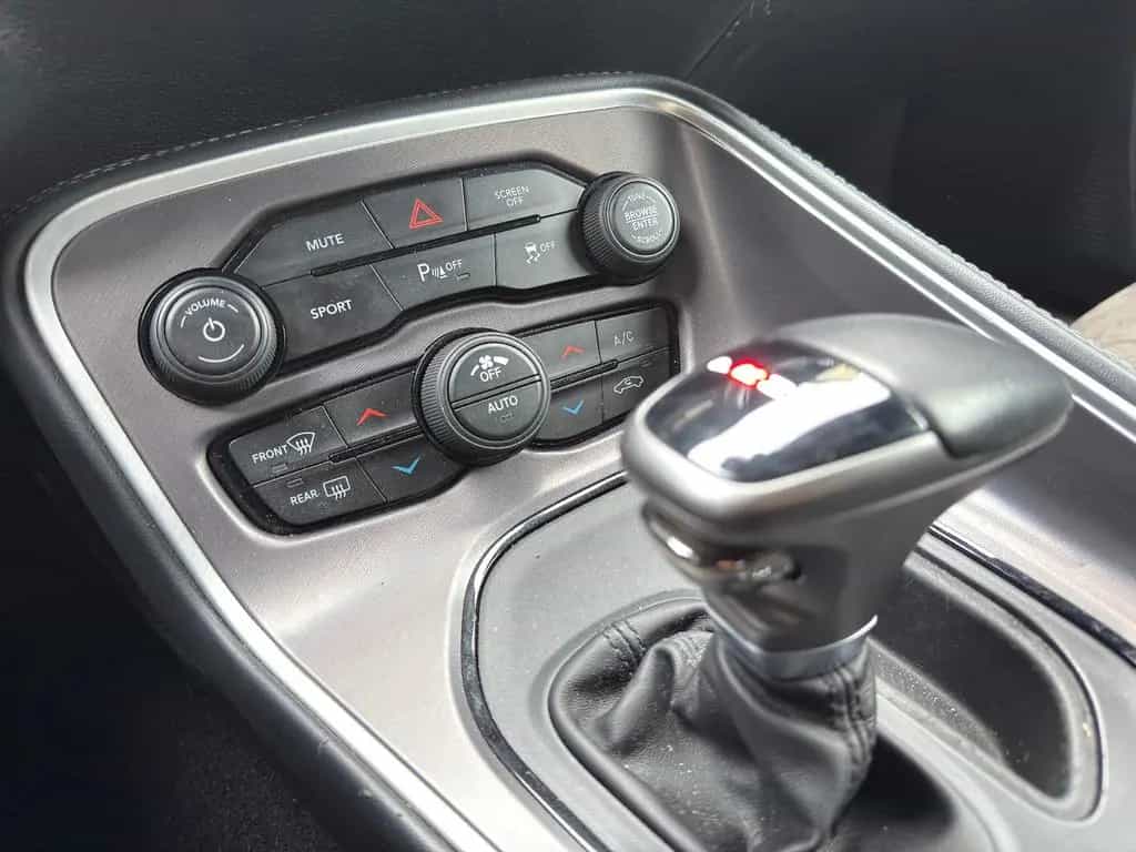 Dodge Challenger 5.7 R/T GARANTIE*LED*LEDER*TÜV*TOP 07/2021-photo-24