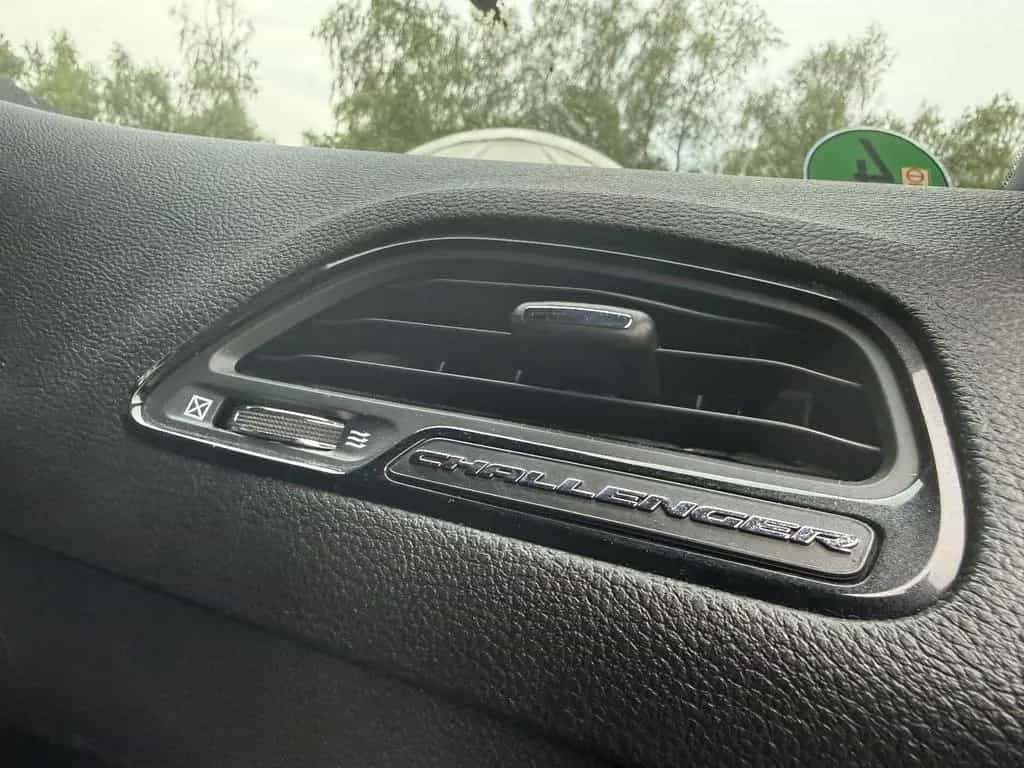 Dodge Challenger 5.7 R/T GARANTIE*LED*LEDER*TÜV*TOP 07/2021-photo-33